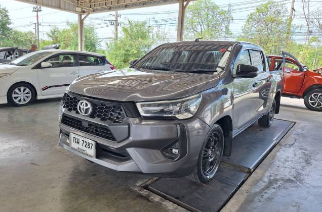 Hilux Revo Double Cab 2.4 Mid Z Edition (MY24) MT