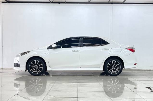 Corolla Altis 1.8 ESport (MY16) AT - ภาพย่อที่ 11
