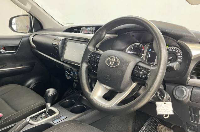 Hilux Revo Double Cab 2.4 Entry Prerunner (MY20) AT - ภาพย่อที่ 34