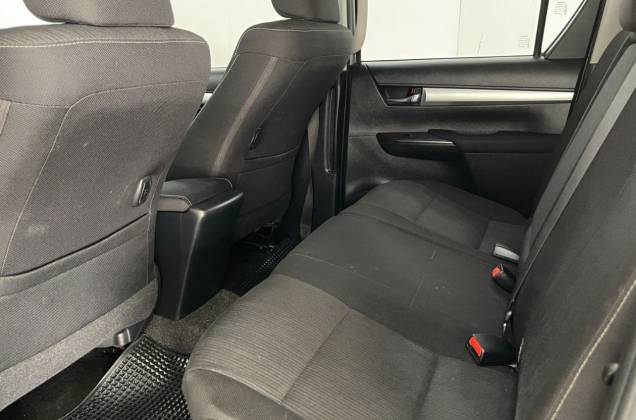 Hilux Revo Double Cab 2.4 Entry Prerunner (MY20) AT - ภาพย่อที่ 32