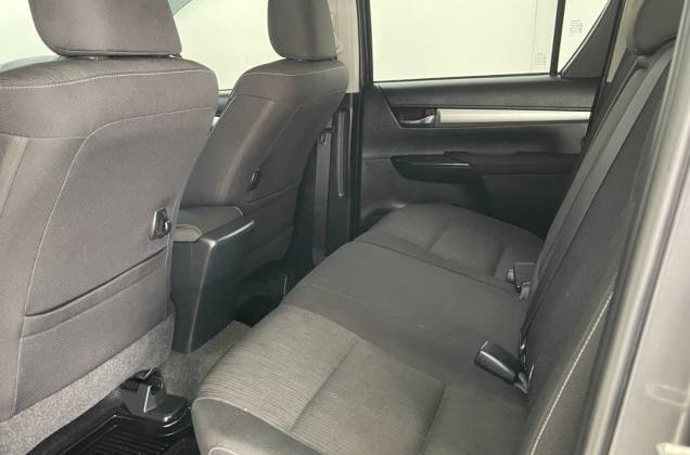 Hilux Revo Double Cab 2.4 Mid Z Edition (MY24) MT - ภาพย่อที่ 32