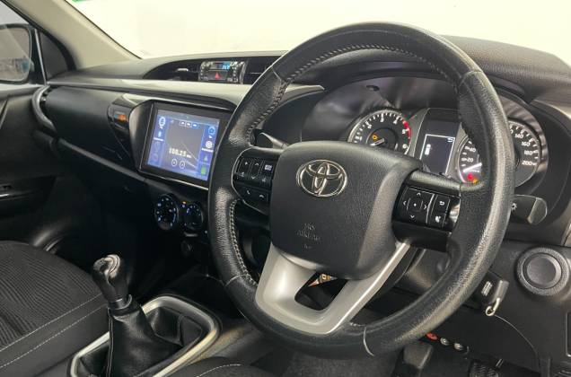 Hilux Revo Smart Cab 2.4 Mid Z Edition (MY22) MT - ภาพย่อที่ 32