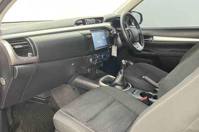 Hilux Revo Smart Cab 2.4 Mid Z Edition (MY22) MT - ภาพย่อที่ 29