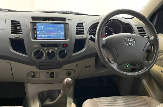 Hilux Vigo Cab 2.5 E MT - ภาพย่อที่ 32