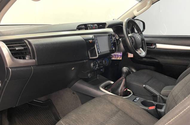 Hilux Revo Smart Cab 2.4  Mid Prerunner (MY20) MT - ภาพย่อที่ 25