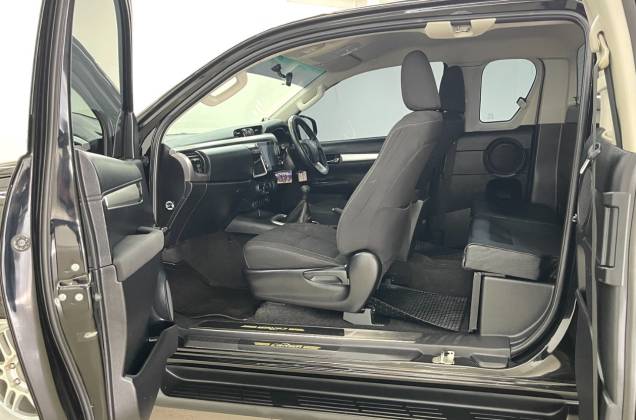 Hilux Revo Smart Cab 2.4  Mid Prerunner (MY20) MT - ภาพย่อที่ 26