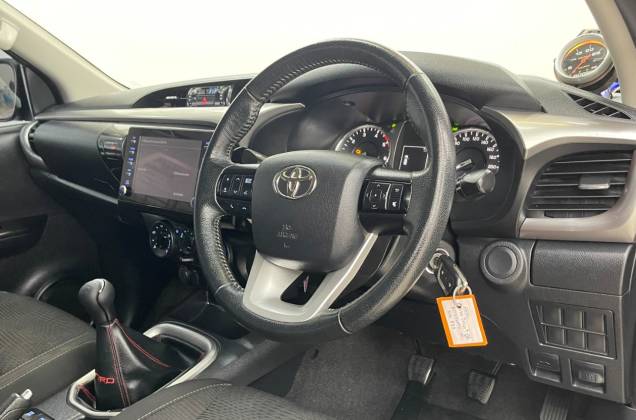 Hilux Revo Smart Cab 2.4  Mid Prerunner (MY20) MT - ภาพย่อที่ 29
