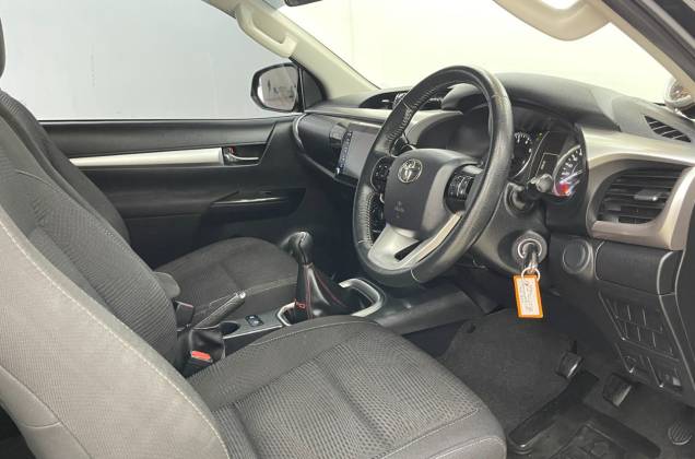 Hilux Revo Smart Cab 2.4  Mid Prerunner (MY20) MT - ภาพย่อที่ 24
