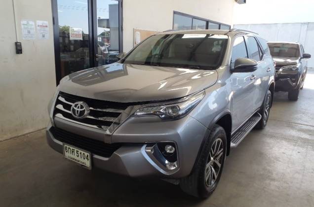 Fortuner 2.4 V (MY15) (MNC)  AT