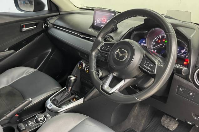 2 1.3 Skyactiv High Connect (MY17) (MNC) AT - ภาพย่อที่ 31