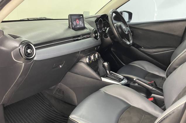 2 1.3 Skyactiv High Connect (MY17) (MNC) AT - ภาพย่อที่ 29