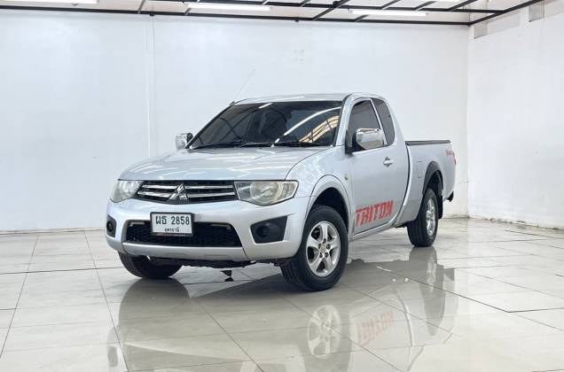 Triton Cab 2.4 GLX (CD/MP3)(MNC)( MY10)(CNG) MT*