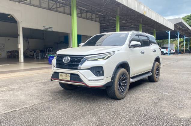 Fortuner 2.4 V (MY20)  AT